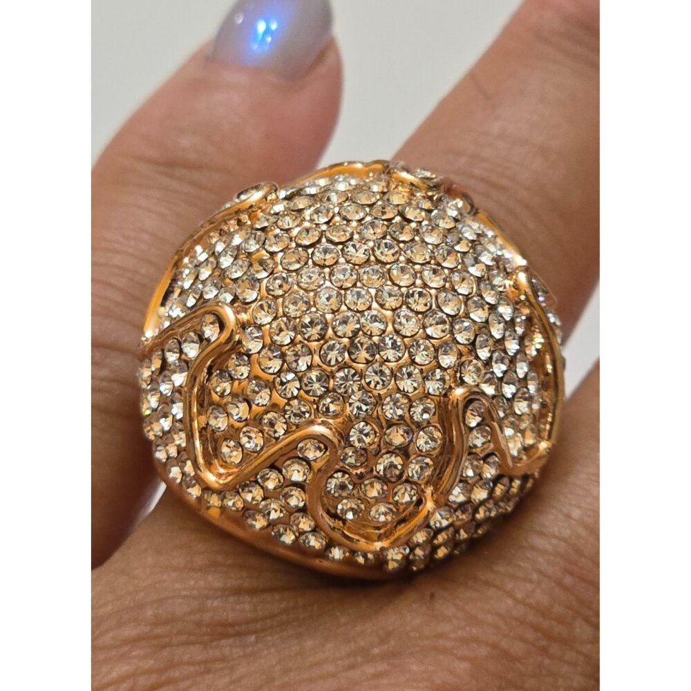 Huge Blingy Pink Gold Tone Cocktail Ring Size 8 (A9058) - Picture 2 of 6